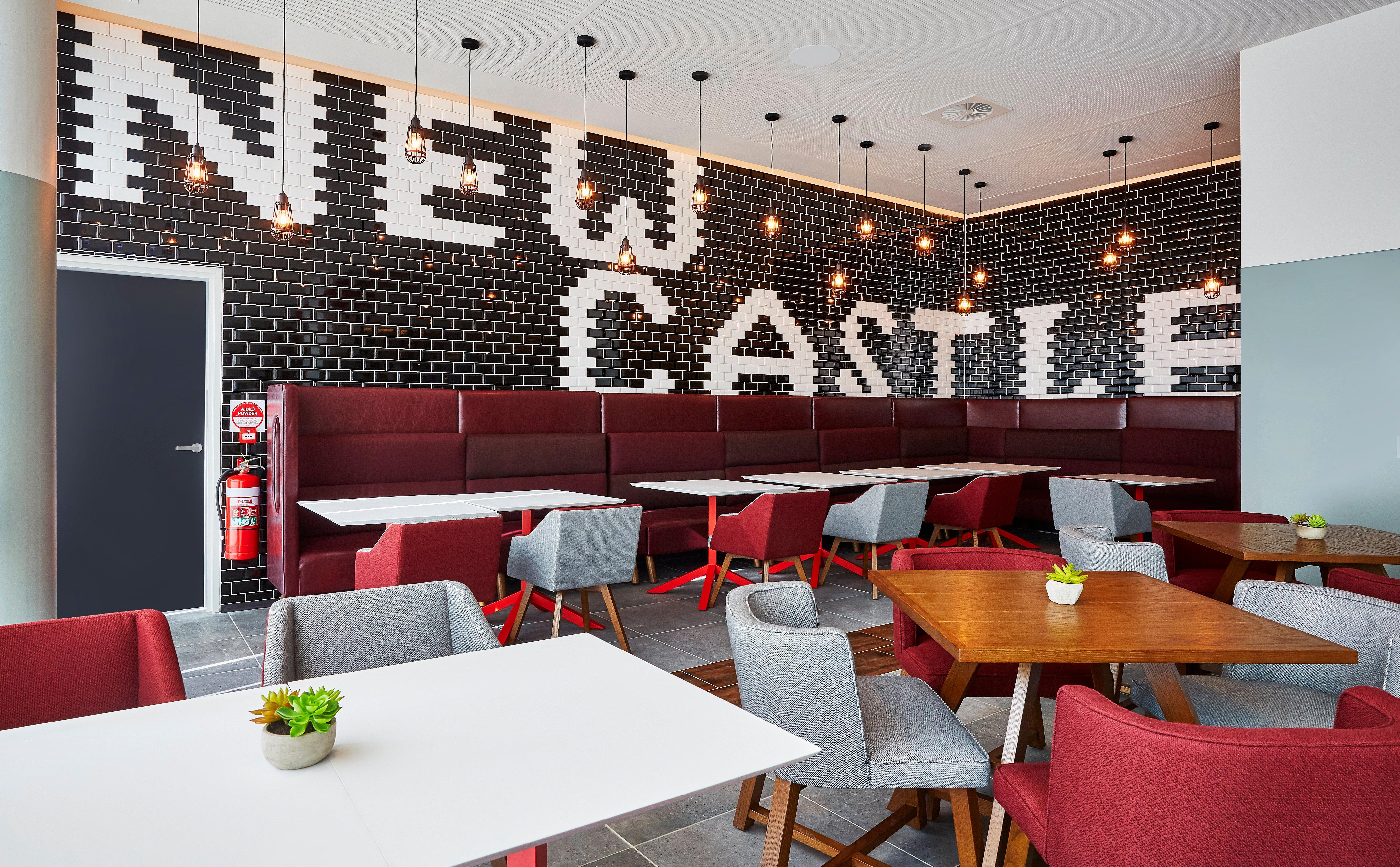Holiday Inn Express Newcastle By Ihg מראה חיצוני תמונה