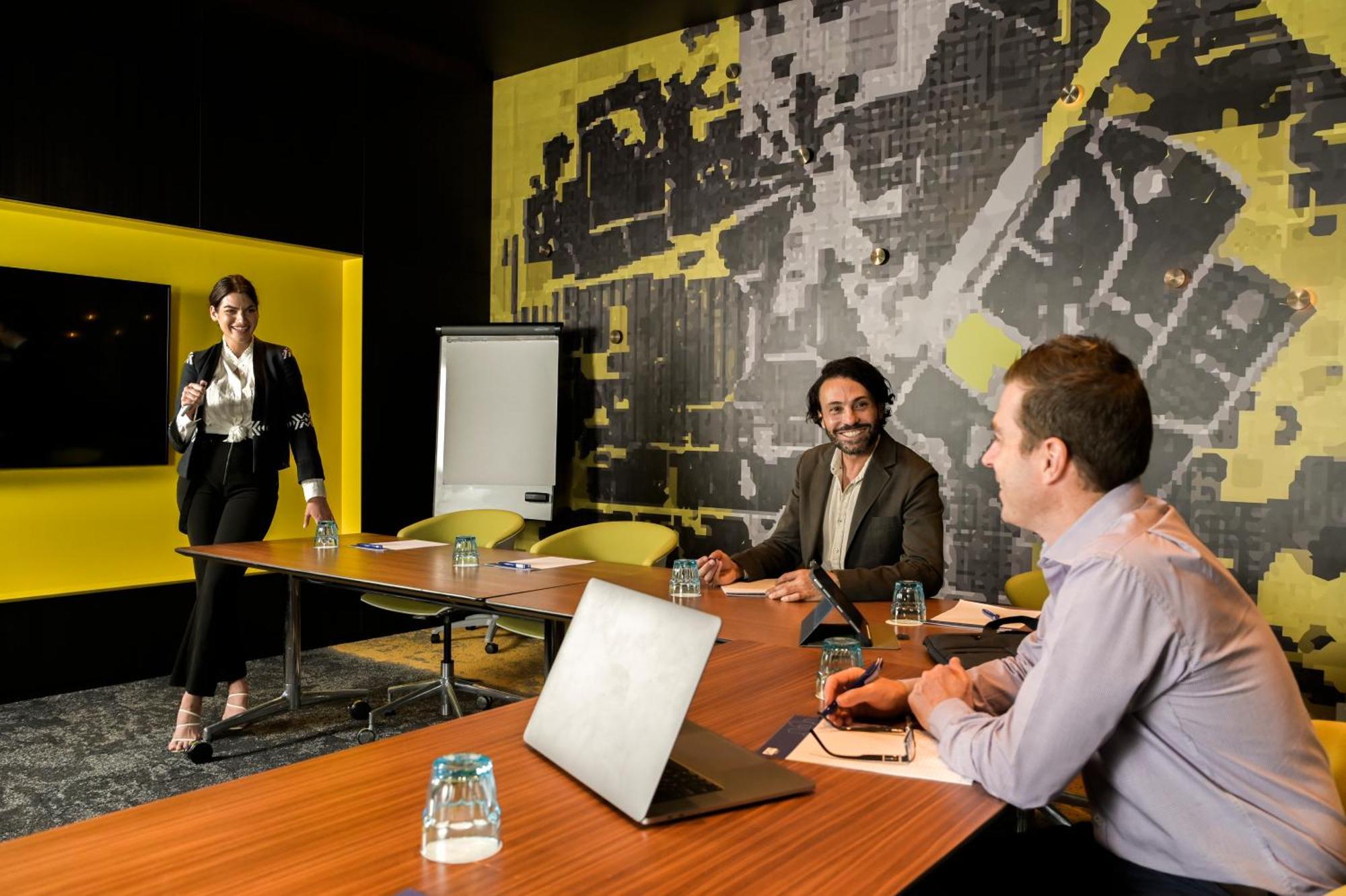Holiday Inn Express Newcastle By Ihg מראה חיצוני תמונה